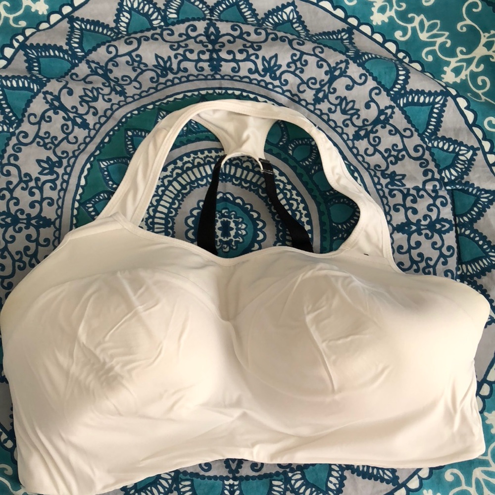 White nike sports bra